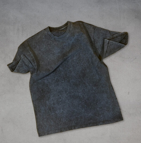 unworried acid washed tee